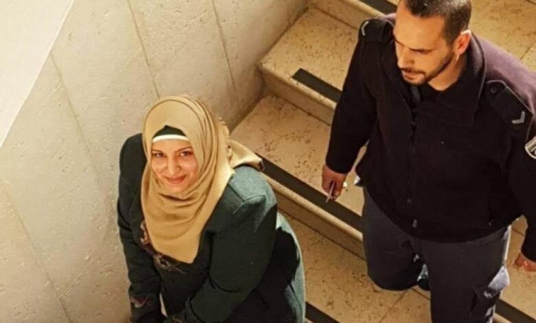 للمرة الثالثة .. الاحتلال ينقل الأسيرة فدوى حمادة للعزل الانفرادي والسبب؟!!